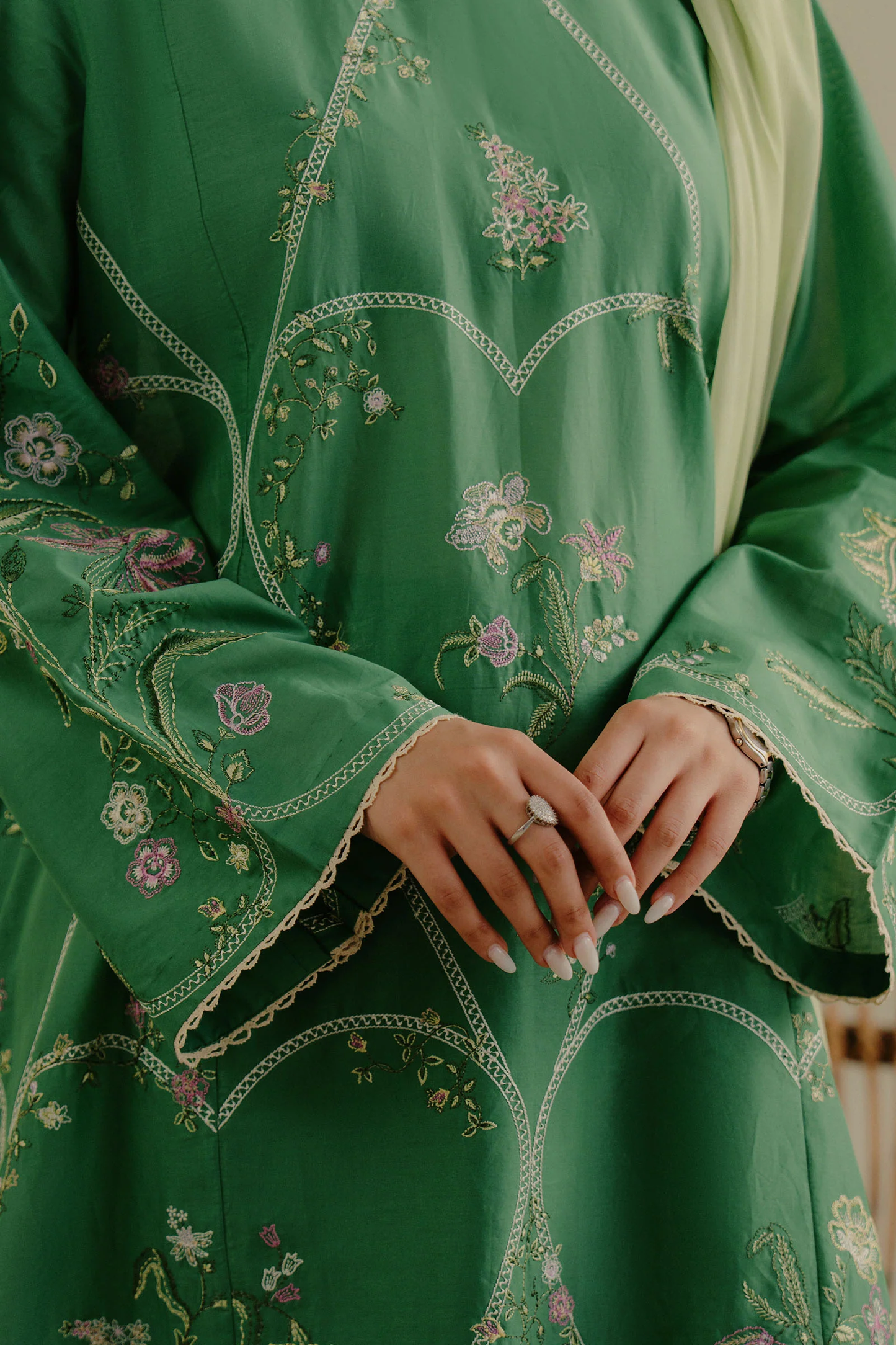 TARA 8B - Unstitched 3-Piece Suit