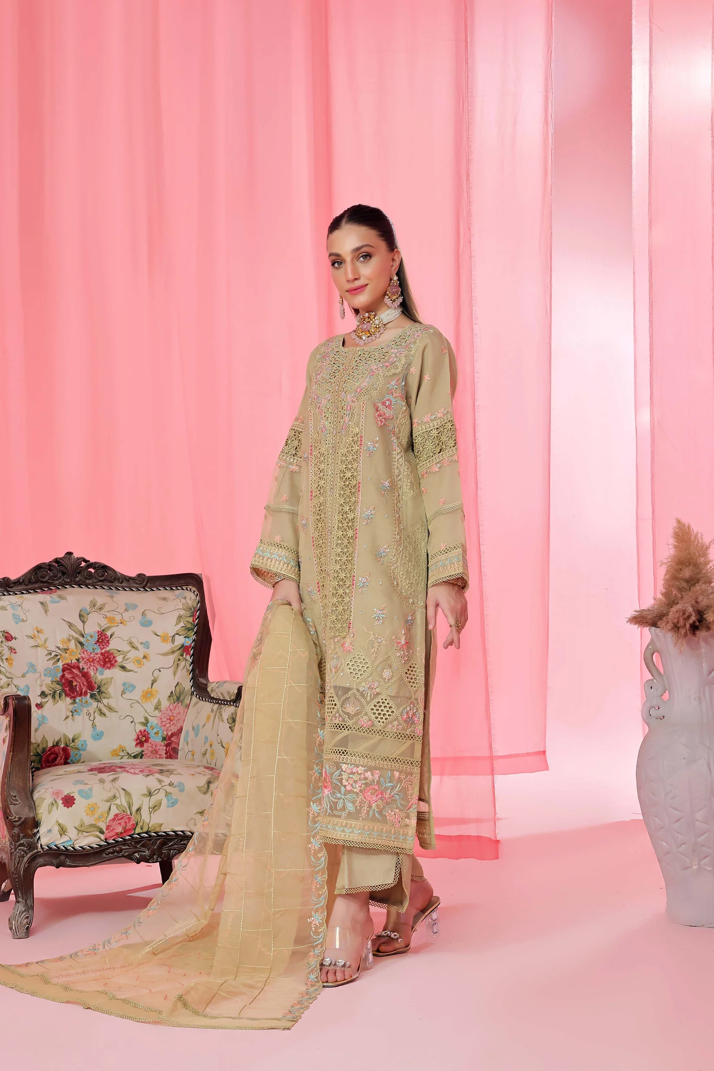 Nouran – Stitched 3-Piece Suit
