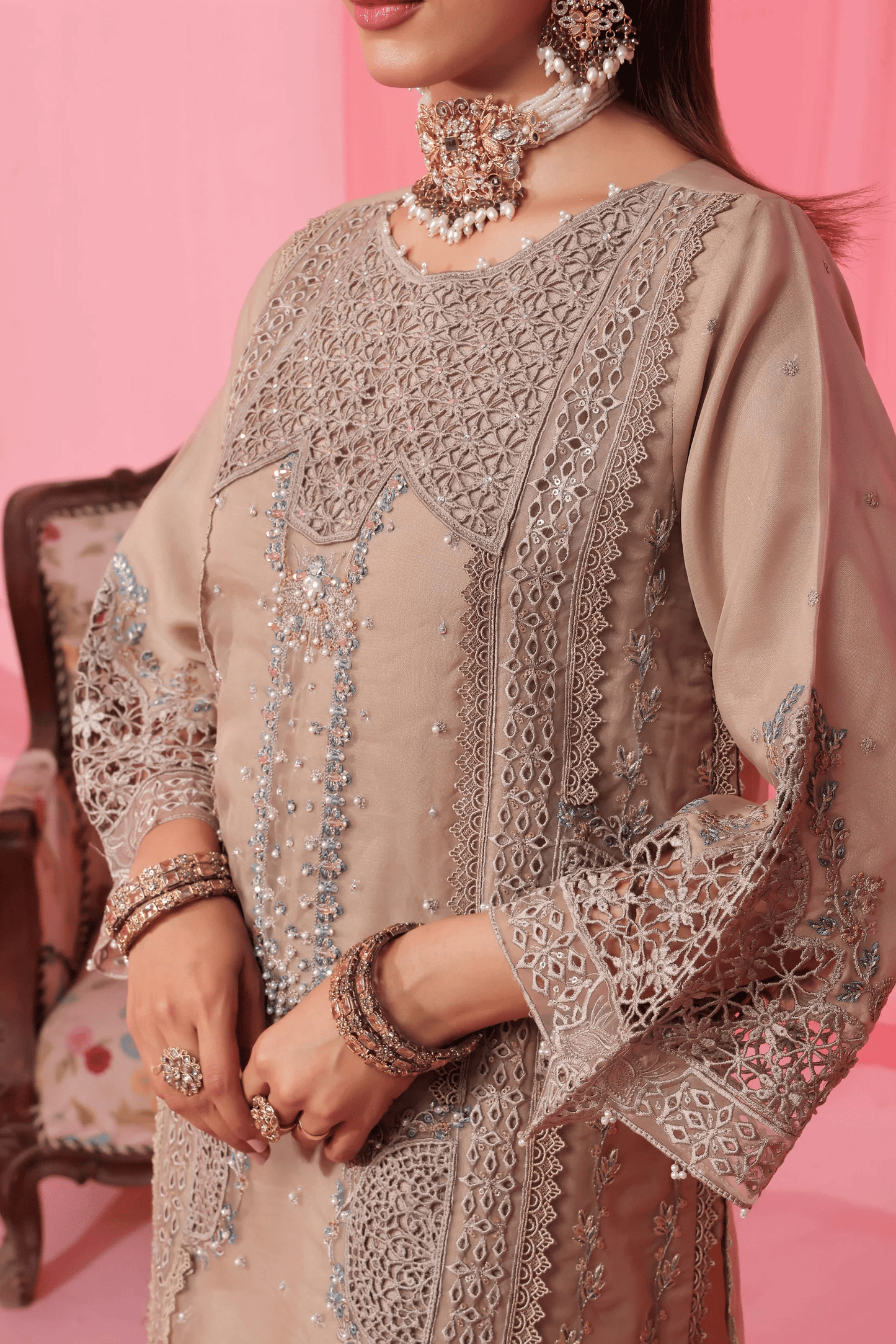 Roshna – Stitched 3-Piece Suit