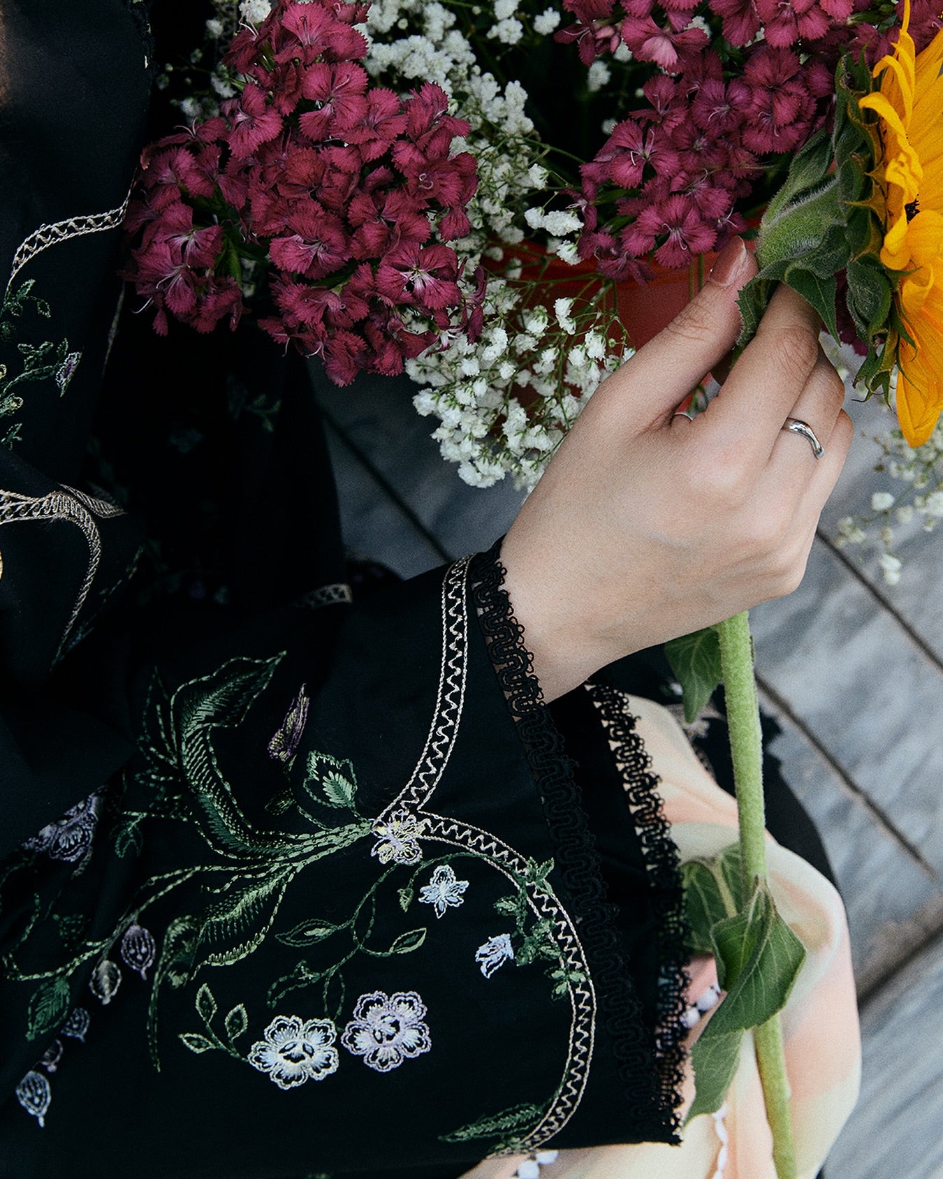 TARA 8A - Unstitched 3-Piece Suit