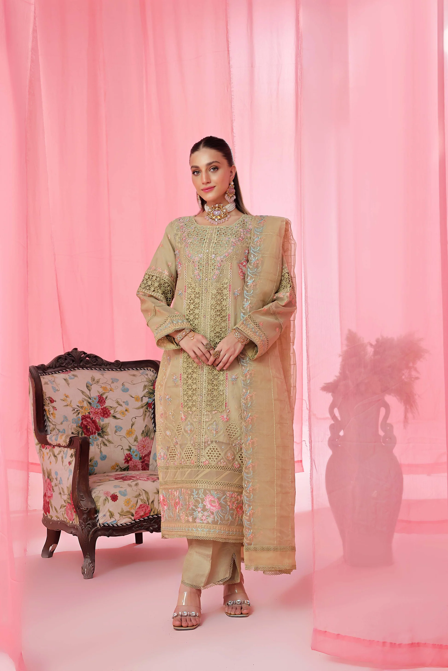 Nouran – Stitched 3-Piece Suit
